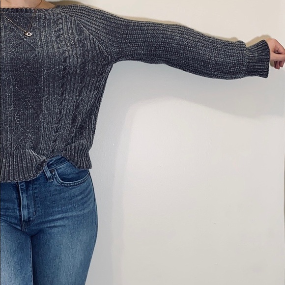 Grey velvet knit sweater 🤍 - Picture 4 of 5